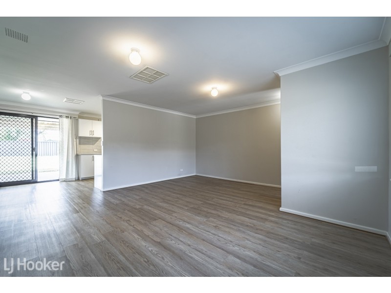 135 Charthouse Road, Waikiki WA 6169