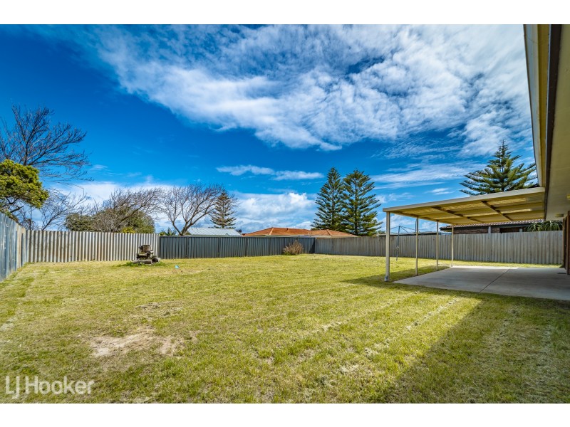 135 Charthouse Road, Waikiki WA 6169