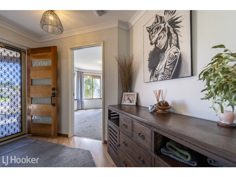 10 Moorburg Loop, Port Kennedy WA 6172