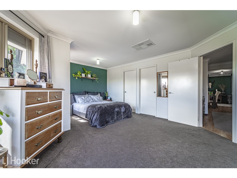 10 Moorburg Loop, Port Kennedy WA 6172