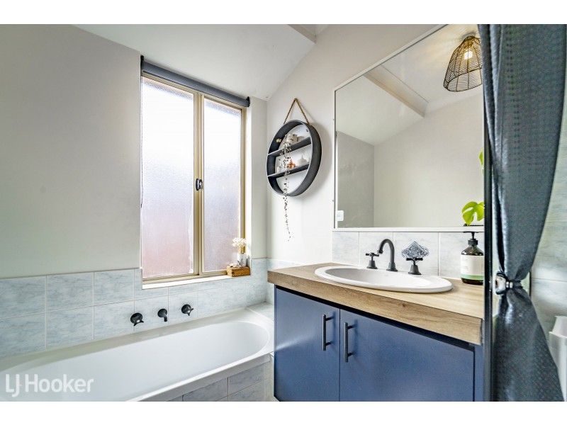 10 Moorburg Loop, Port Kennedy WA 6172