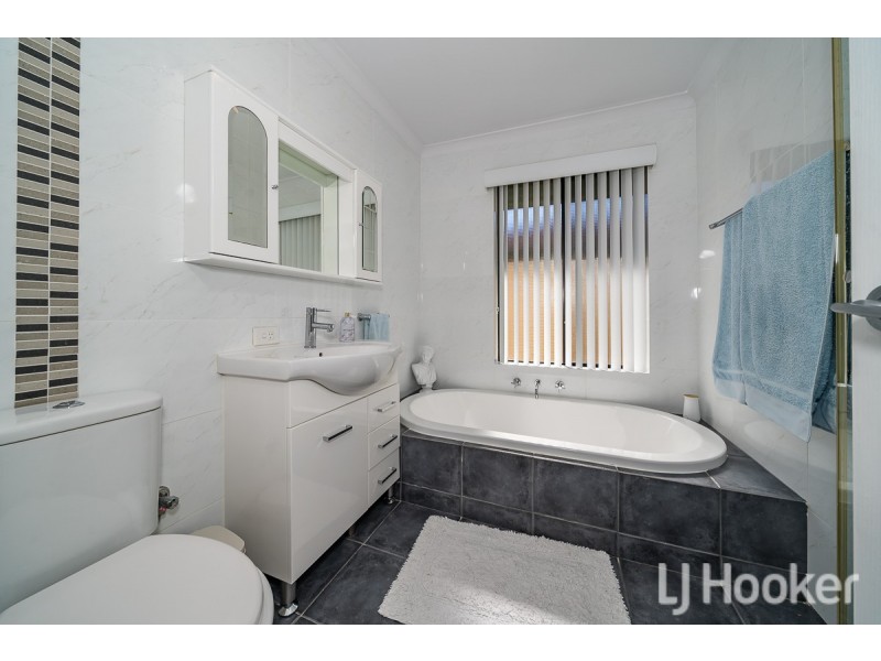 80 Gnangara Drive, Waikiki WA 6169