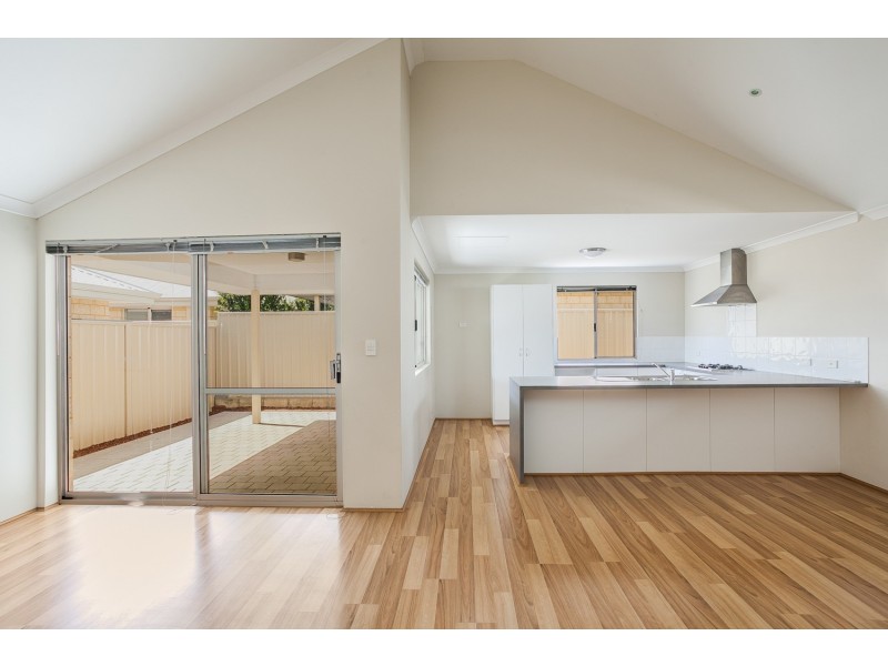 68 Leisure Way, Halls Head WA 6210