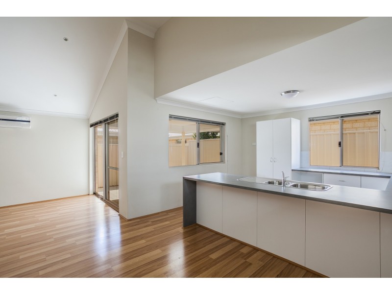 68 Leisure Way, Halls Head WA 6210