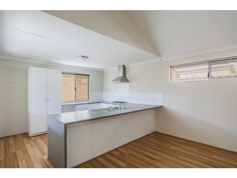 68 Leisure Way, Halls Head WA 6210