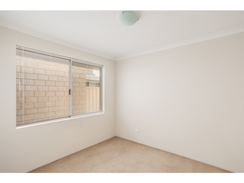 68 Leisure Way, Halls Head WA 6210