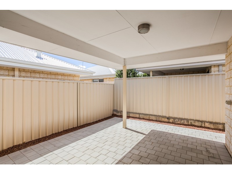 68 Leisure Way, Halls Head WA 6210
