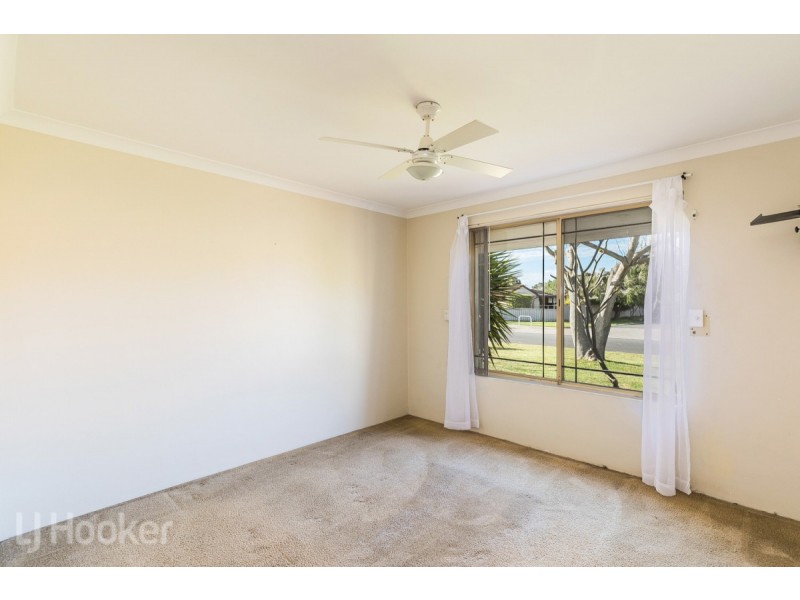 18 Castlerock Avenue, Waikiki WA 6169