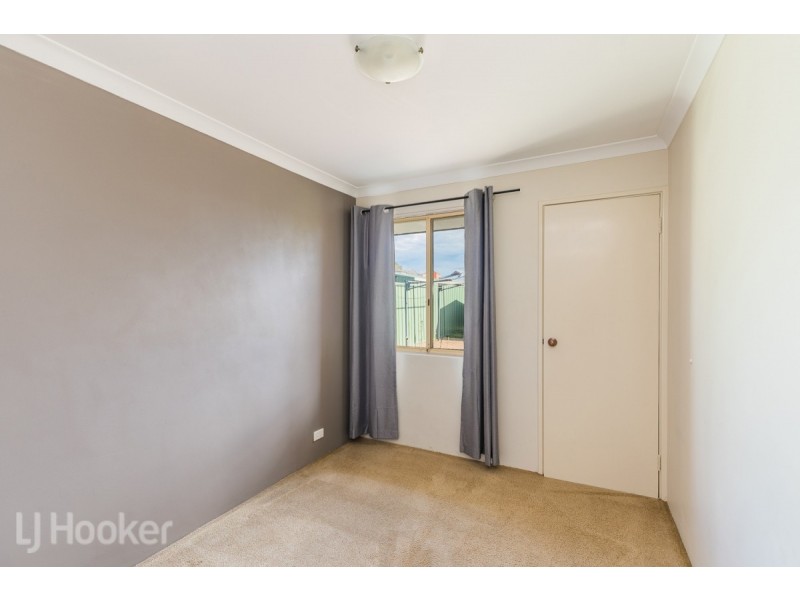 18 Castlerock Avenue, Waikiki WA 6169