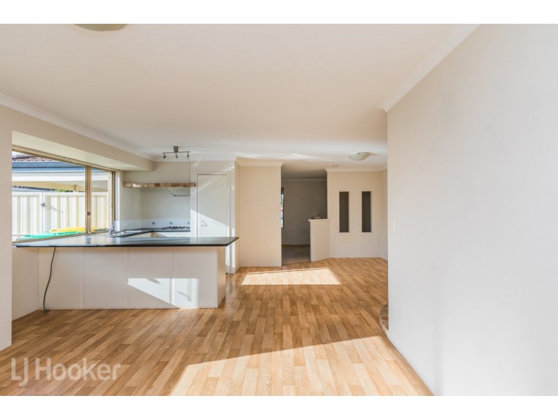 18 Castlerock Avenue, Waikiki WA 6169