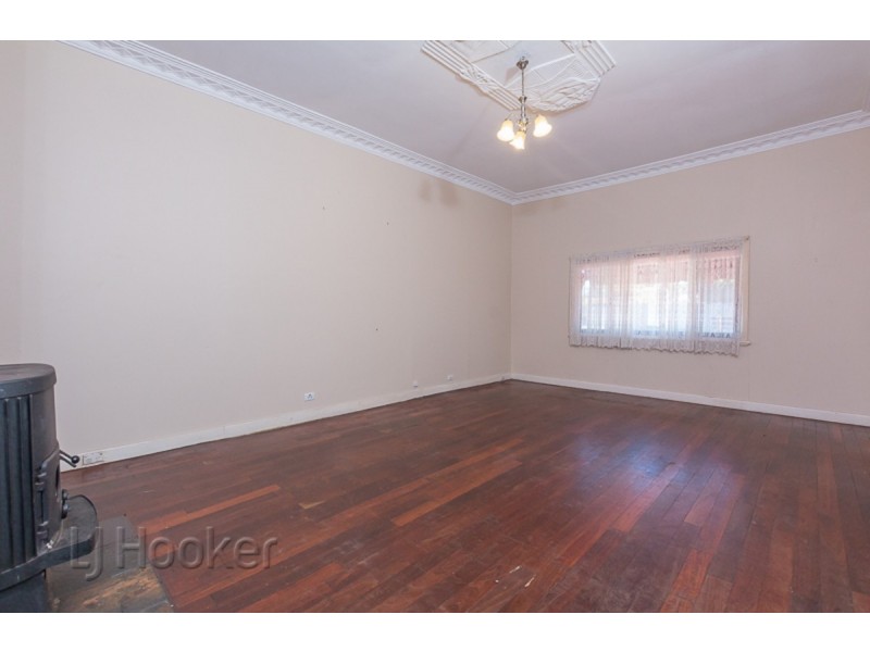 168 Safety Bay Road, Shoalwater WA 6169