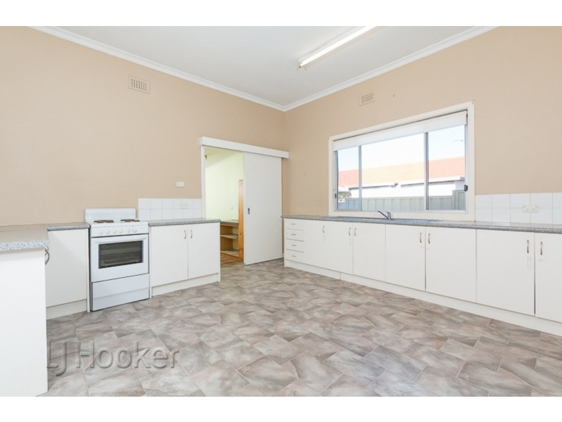 168 Safety Bay Road, Shoalwater WA 6169