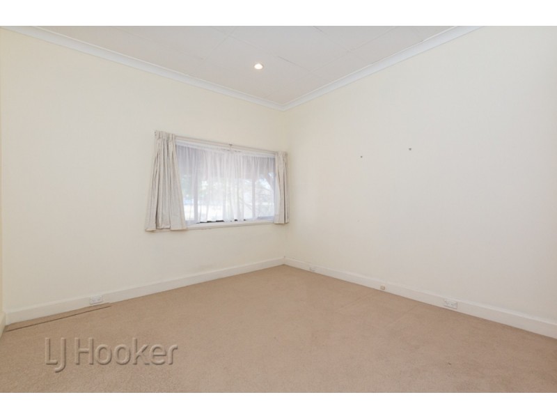 168 Safety Bay Road, Shoalwater WA 6169