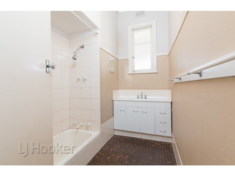 168 Safety Bay Road, Shoalwater WA 6169