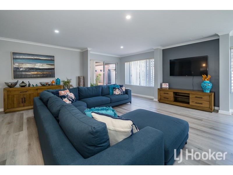 4 Seaspray Place, Waikiki WA 6169
