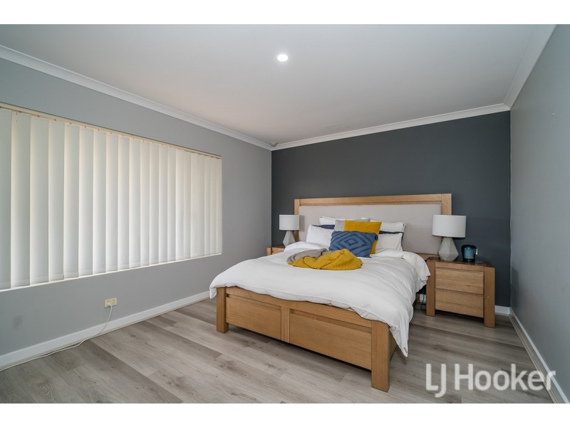 4 Seaspray Place, Waikiki WA 6169