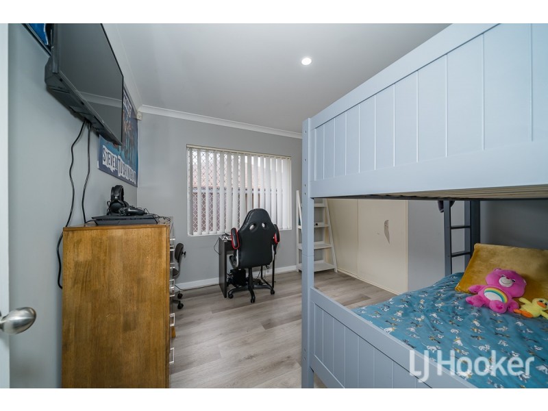 4 Seaspray Place, Waikiki WA 6169