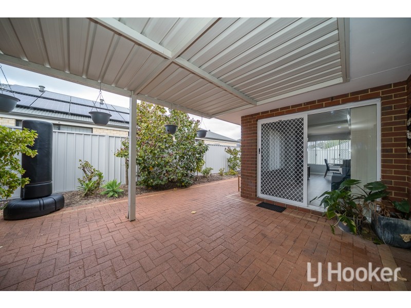 4 Seaspray Place, Waikiki WA 6169