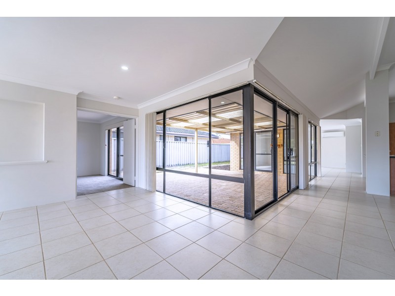 16 L’Esterel Way, Port Kennedy WA 6172