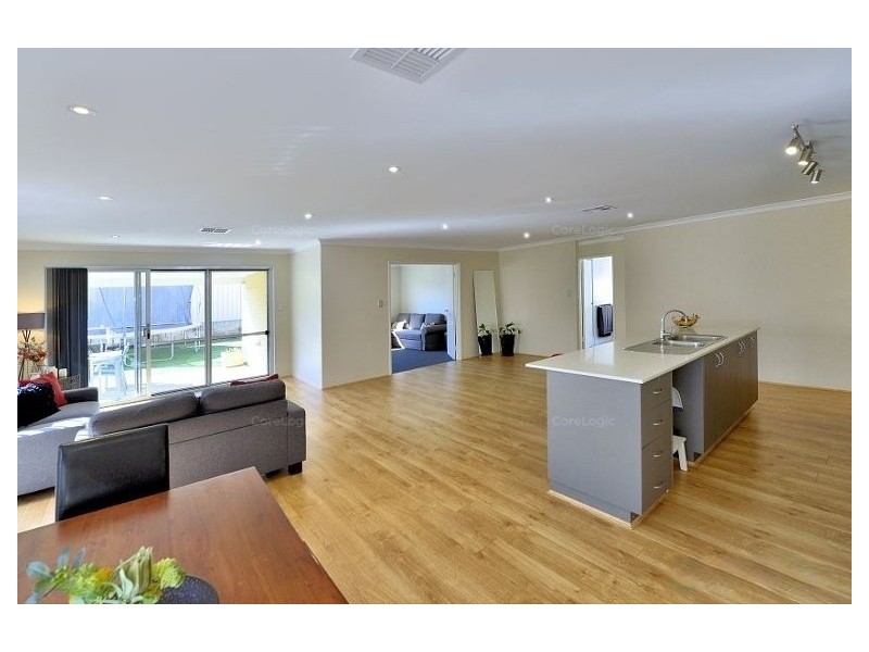 188 Badgerup Avenue, Lakelands WA 6180