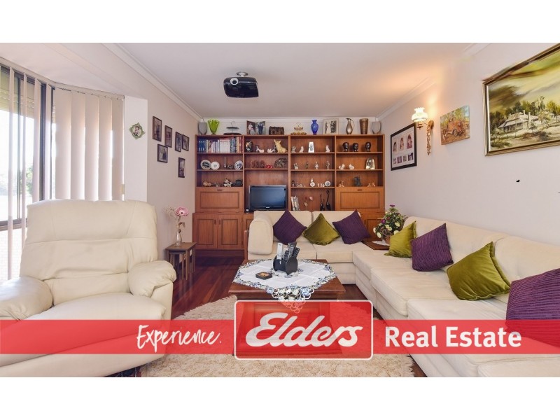 11 Farrington Street, Warnbro WA 6169