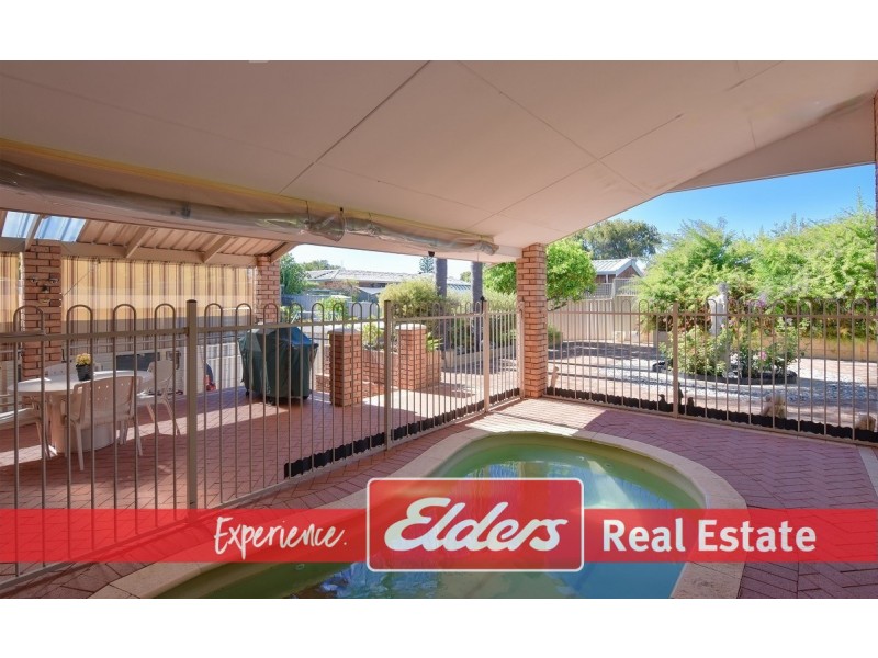 11 Farrington Street, Warnbro WA 6169