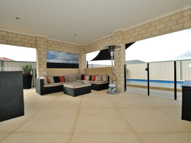 13 Drummonds Approach, Secret Harbour WA 6173