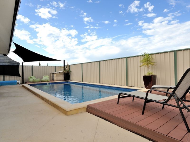 13 Drummonds Approach, Secret Harbour WA 6173