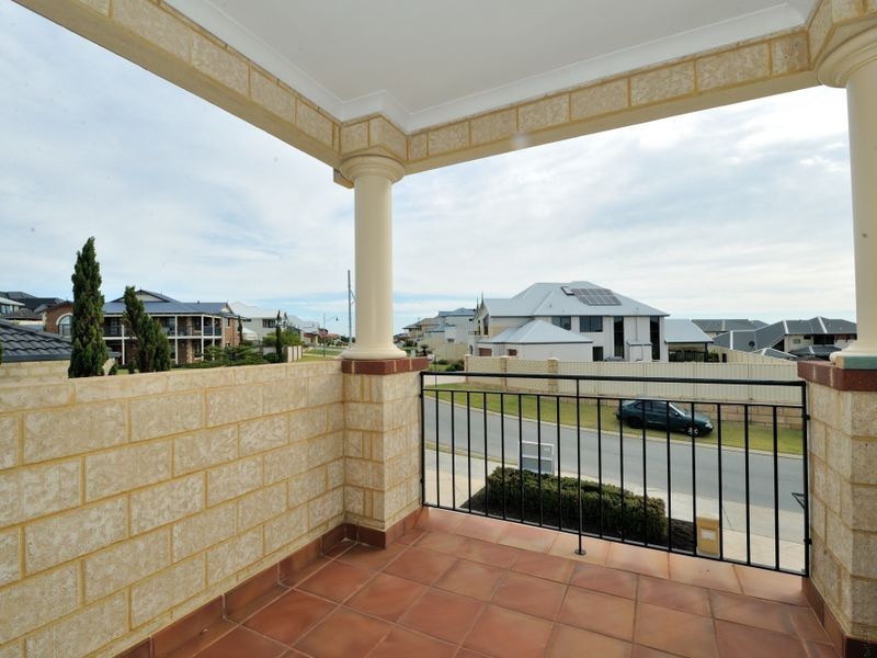 13 Drummonds Approach, Secret Harbour WA 6173