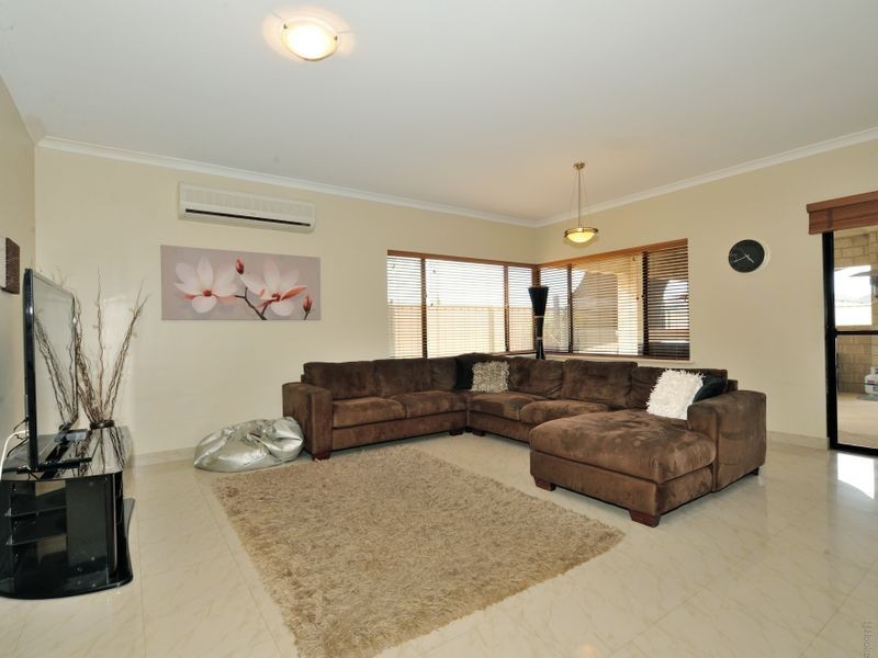 13 Drummonds Approach, Secret Harbour WA 6173