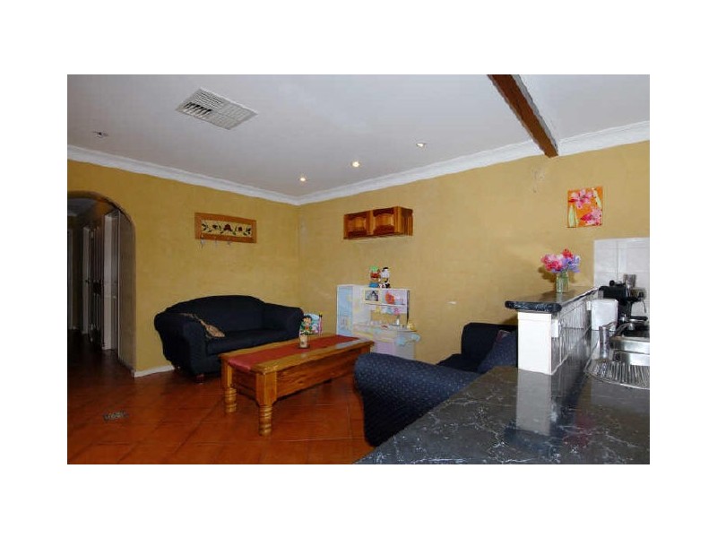 3 Varley Crescent, Cooloongup WA 6168