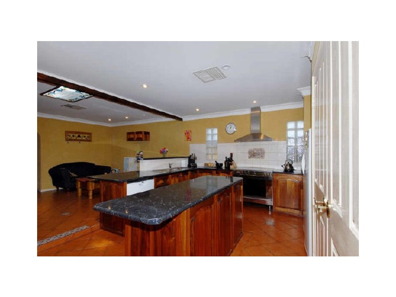 3 Varley Crescent, Cooloongup WA 6168