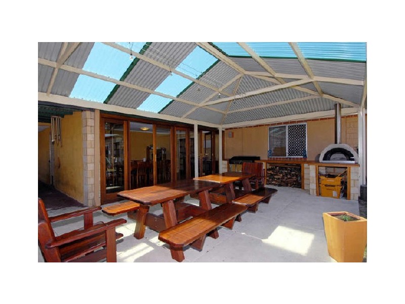3 Varley Crescent, Cooloongup WA 6168