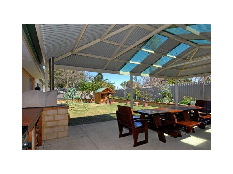 3 Varley Crescent, Cooloongup WA 6168