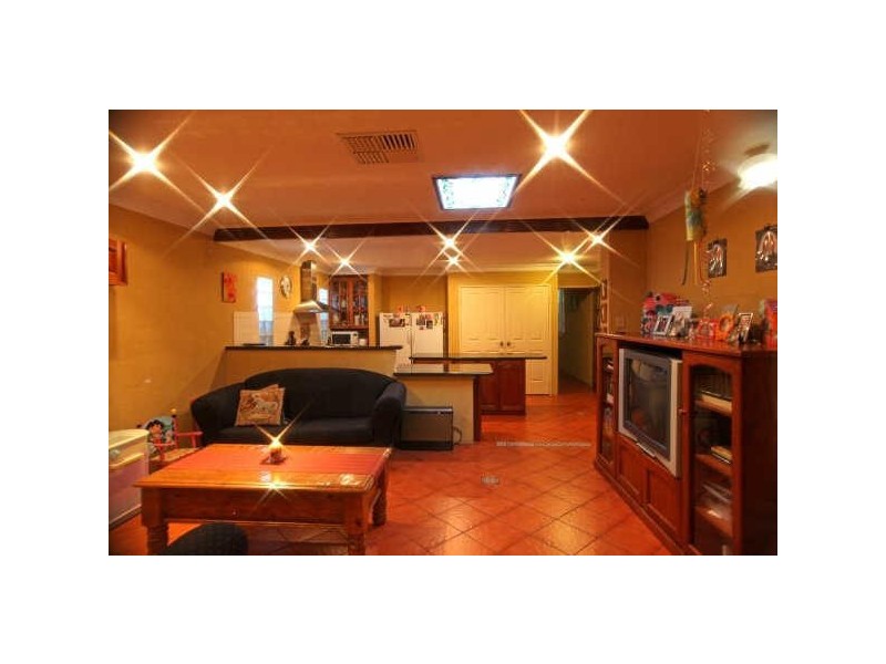 3 Varley Crescent, Cooloongup WA 6168