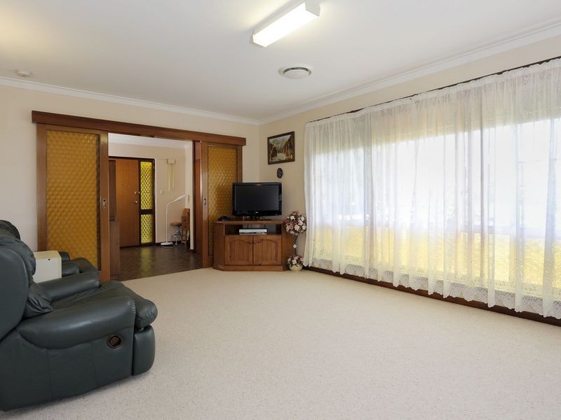 15 McClure Street, Safety Bay WA 6169