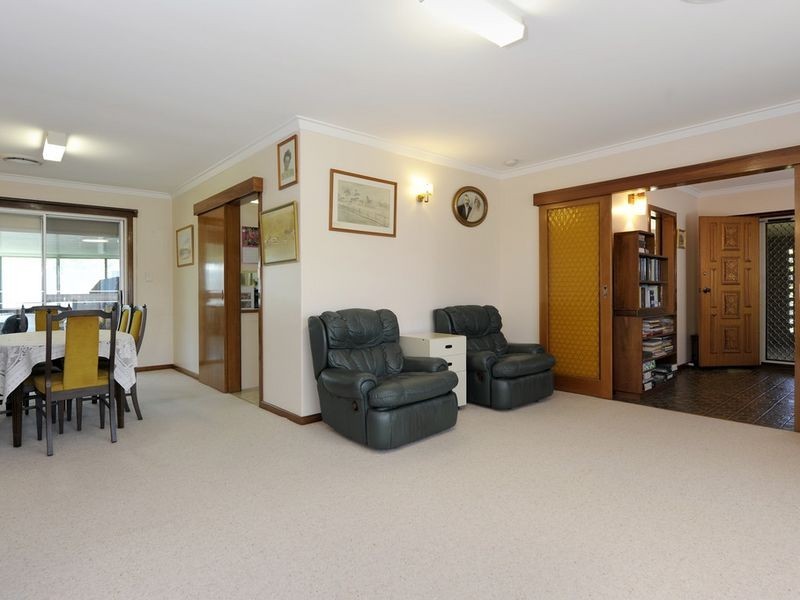 15 McClure Street, Safety Bay WA 6169