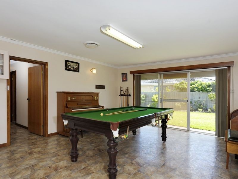 15 McClure Street, Safety Bay WA 6169