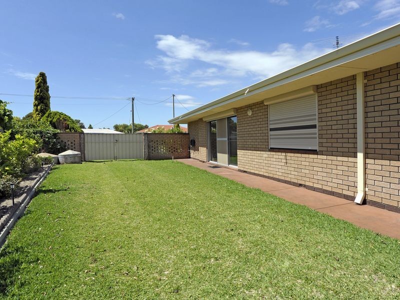 15 McClure Street, Safety Bay WA 6169