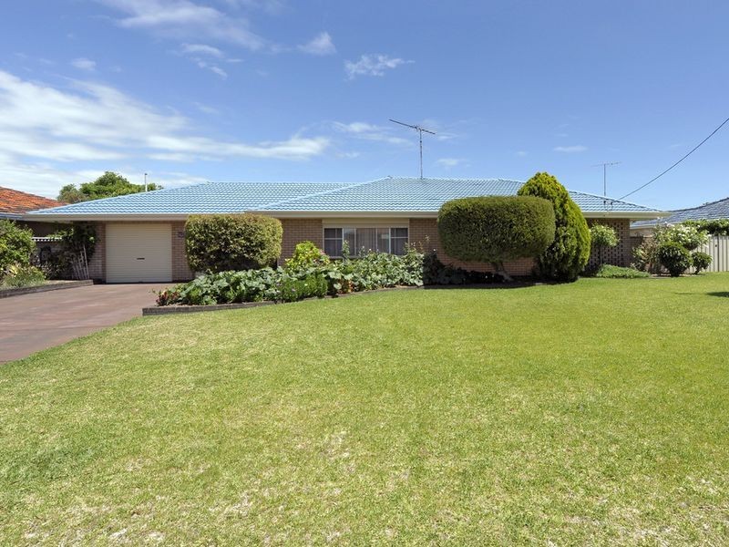 15 McClure Street, Safety Bay WA 6169
