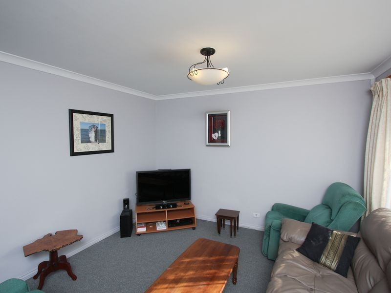 8 Lindeman Court, Waikiki WA 6169