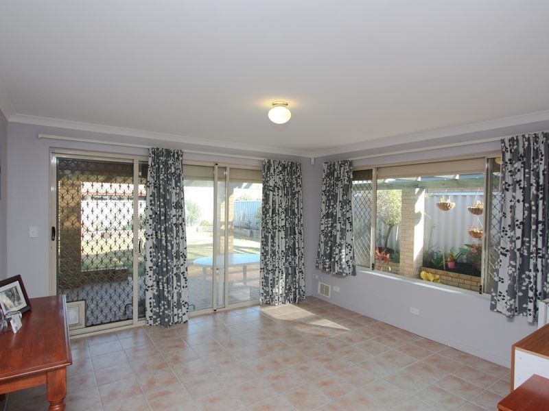 8 Lindeman Court, Waikiki WA 6169