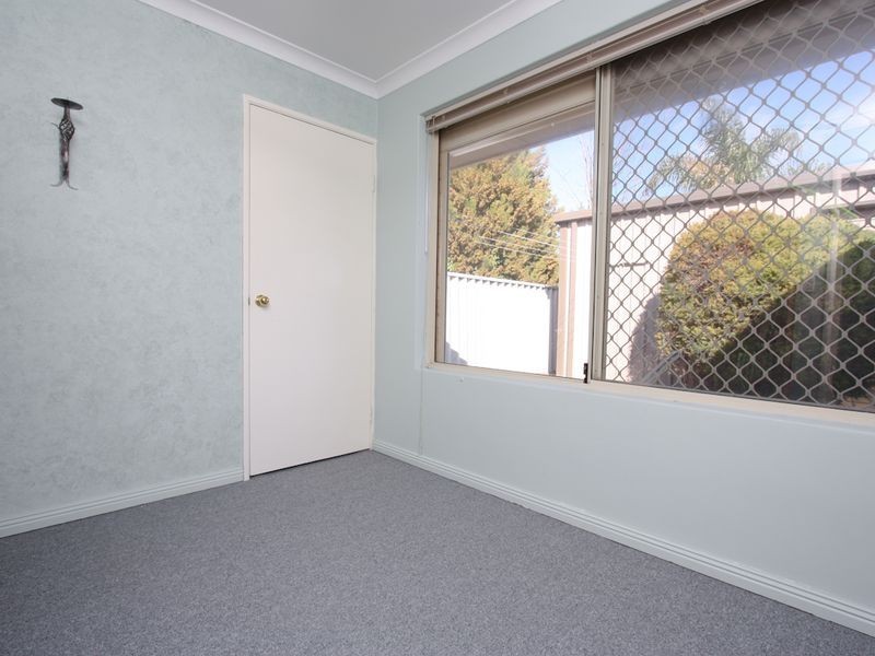 8 Lindeman Court, Waikiki WA 6169