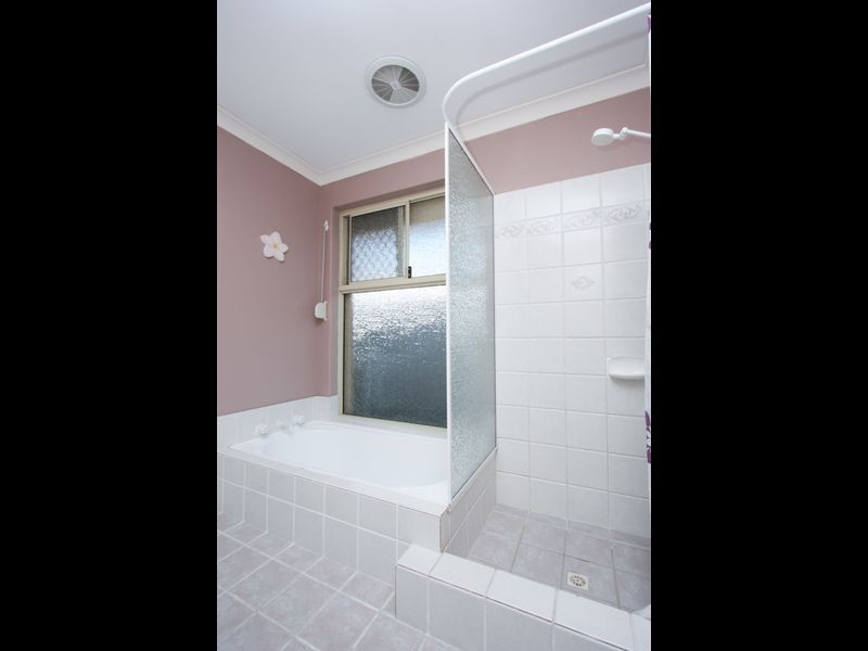 8 Lindeman Court, Waikiki WA 6169