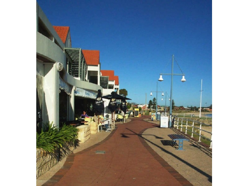 33 Link Way, Cooloongup WA 6168