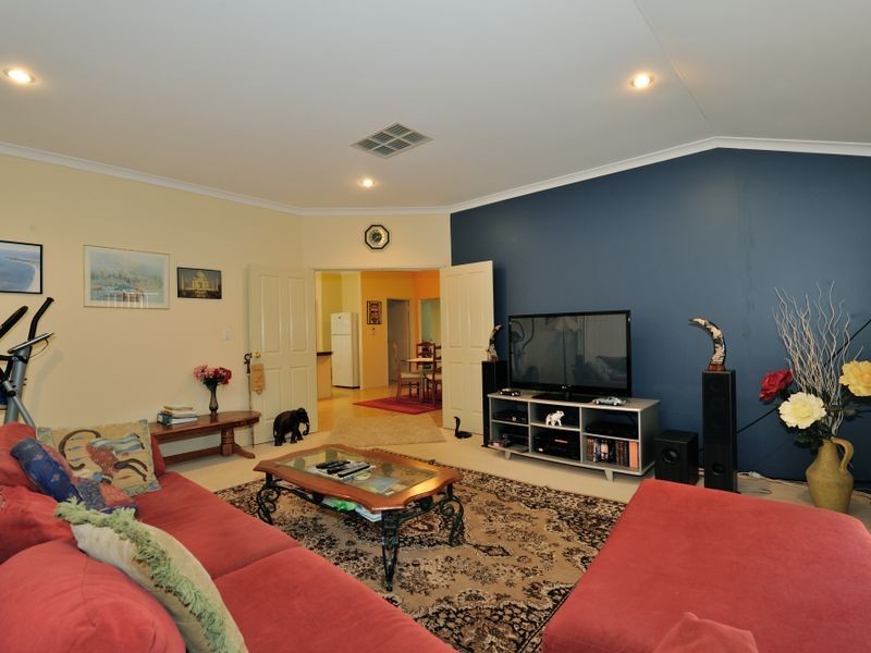 9 Bunbury Place, Rockingham WA 6168