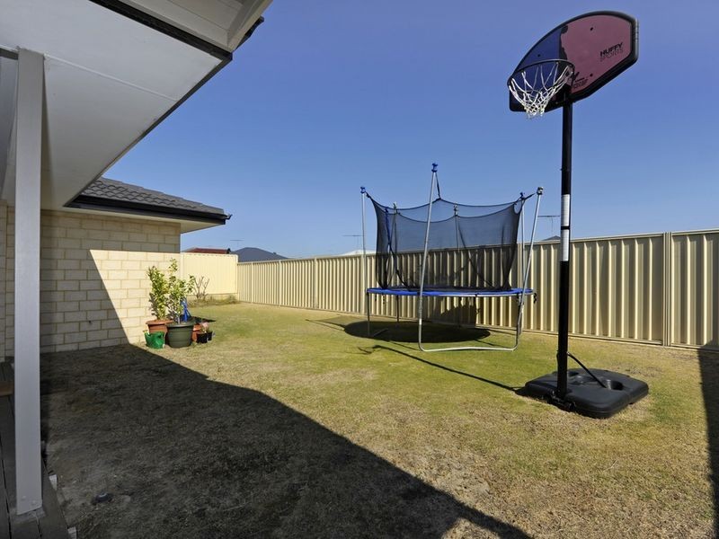 18 Edgecumbe Terrace, Baldivis WA 6171