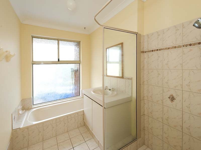 4 Taki Place, Secret Harbour WA 6173