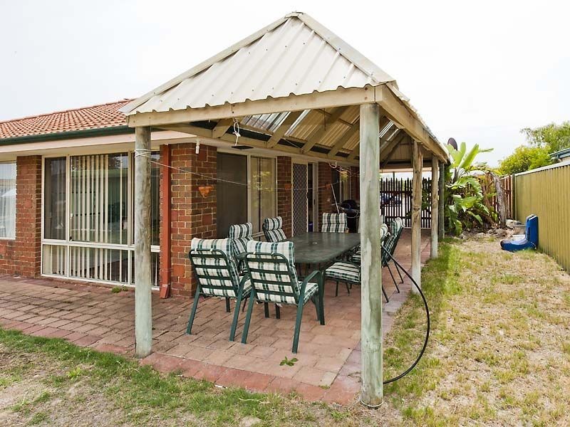 4 Taki Place, Secret Harbour WA 6173