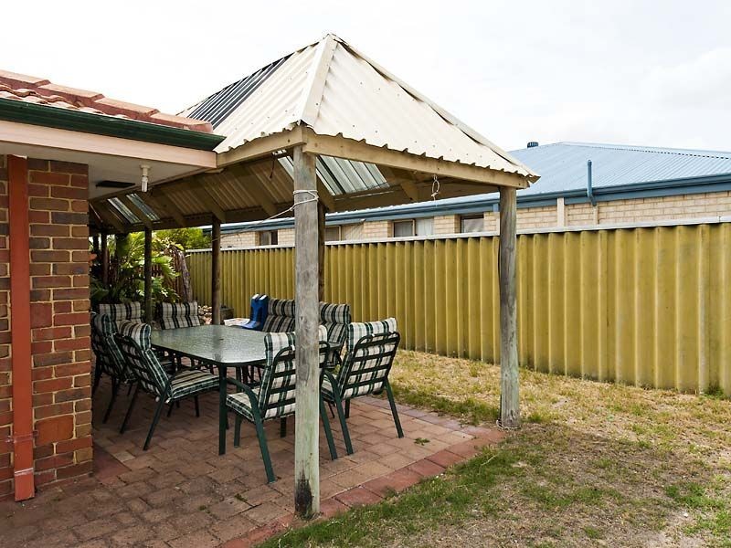 4 Taki Place, Secret Harbour WA 6173